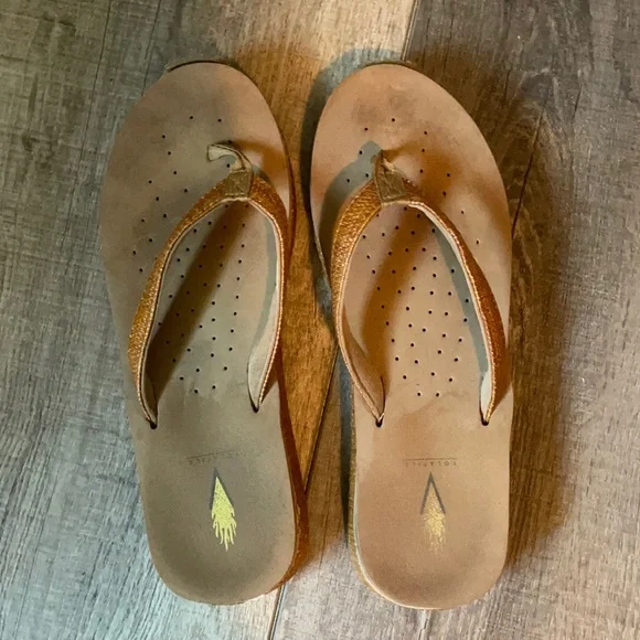 Very Volatile Woven Thong with low cork heel - Picture 1 of 3